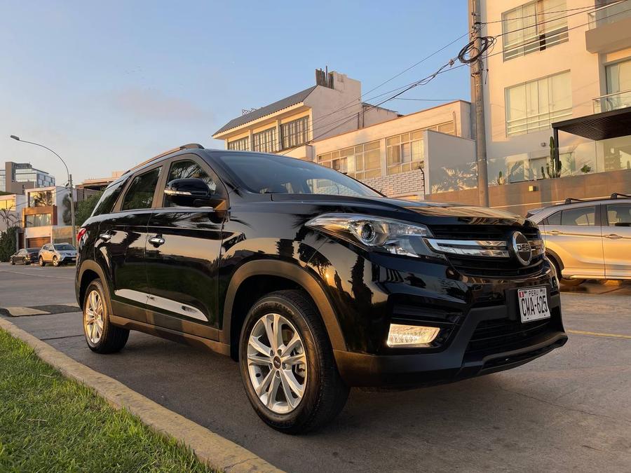 DFSK Glory 560 negra disponible con opción a compra en Lima